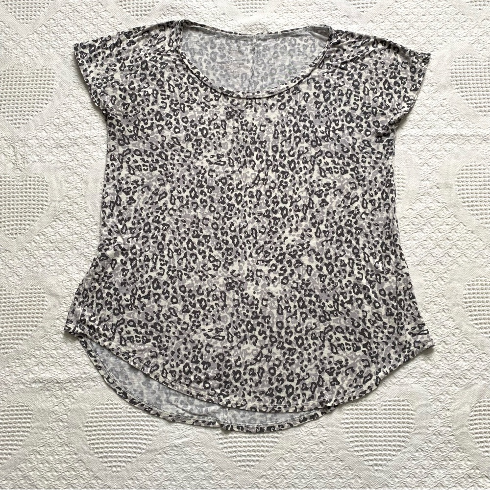 $5 or 3/$10 Maurices Leopard Print T-Shirt Size Medium